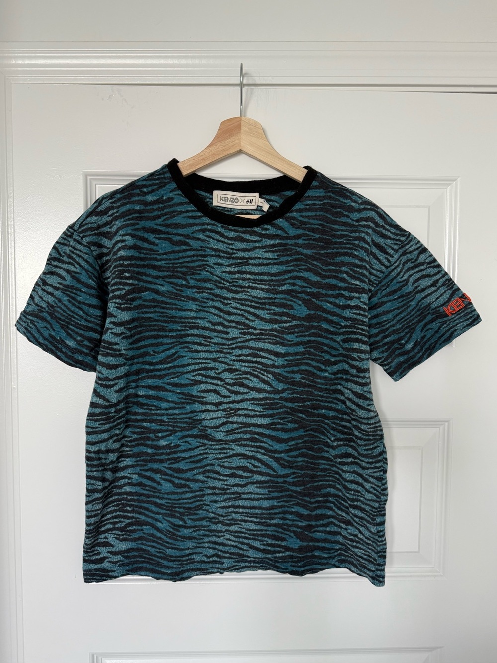 Kenzo x H&M T Shirt Teal Black Animal Print Small Wool Beaded Sleeve Crewneck